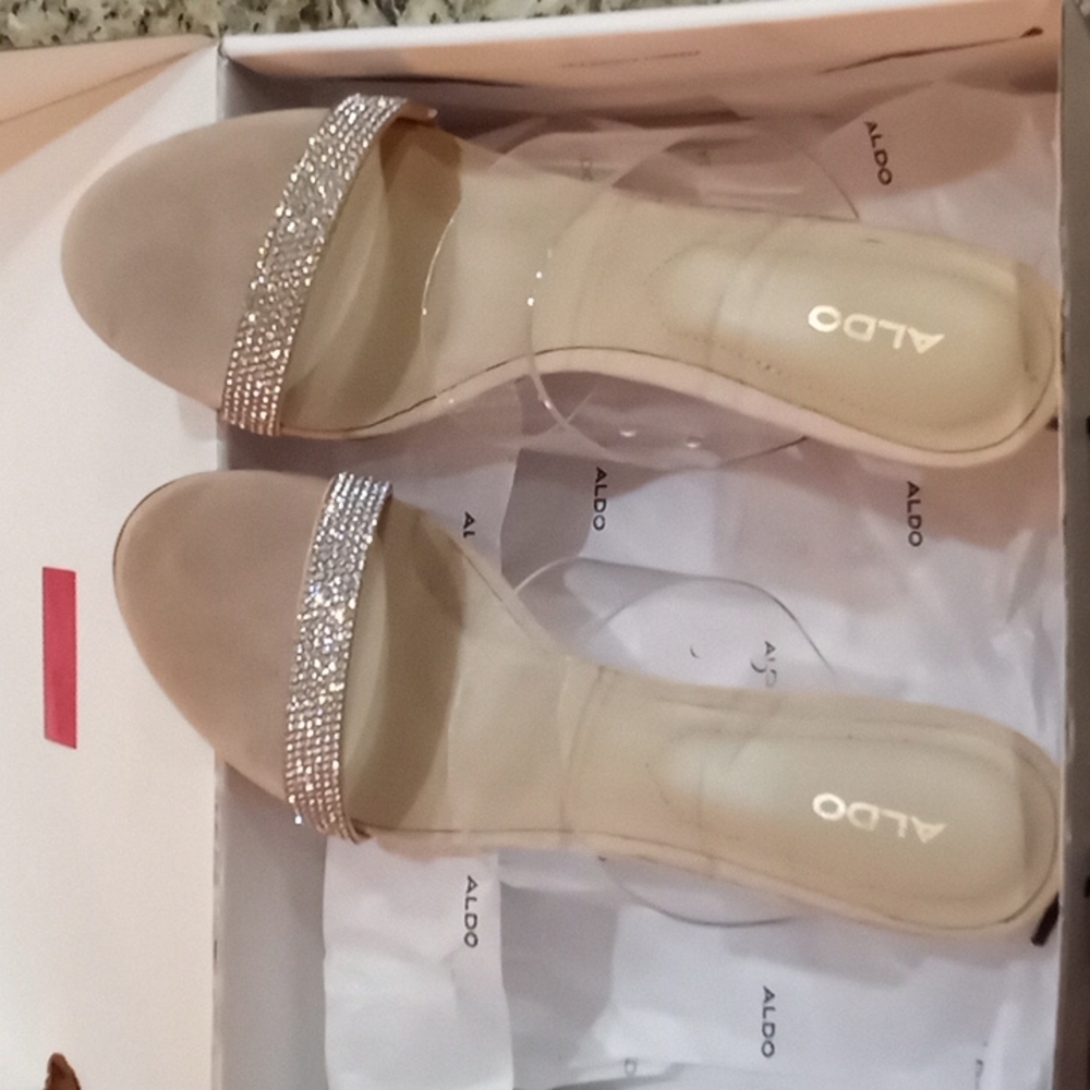 Aldo - Picture 6 of 7
